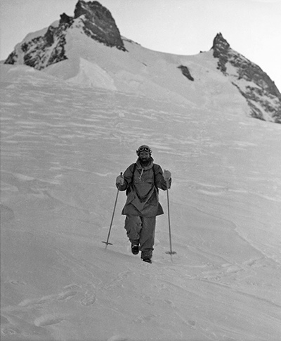 Hermann Buhl bei der Ruckkehr am Silbersattel bearb klein